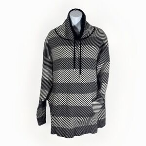 NorthStyle Double-Knit Drawstring Tunic Sweater Women Sz M Viscose Blend Chevron